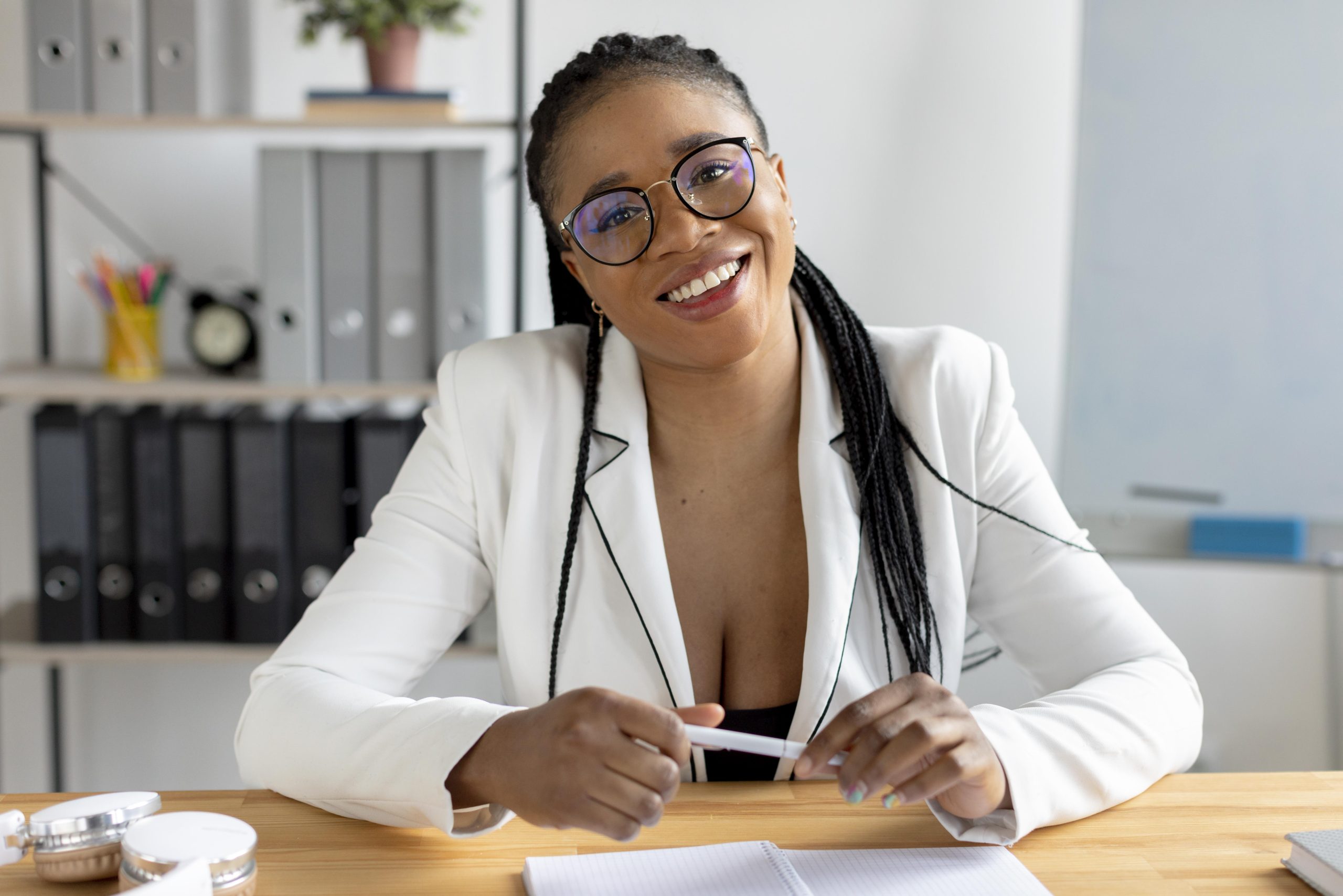woman-desk woman-desk